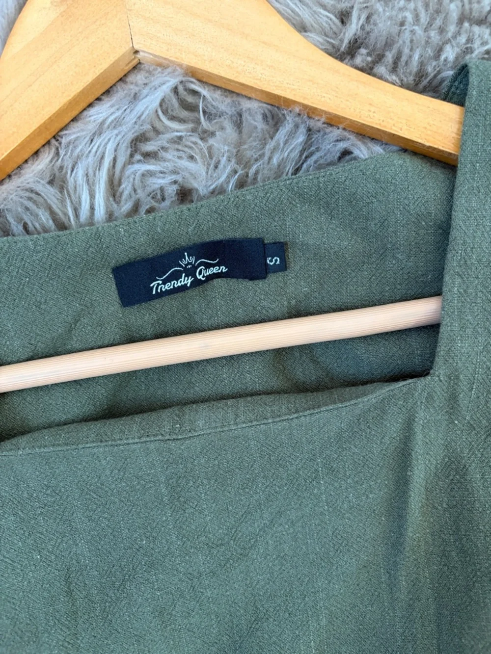 Olive Green Women's Linen Blend Short and Tank Set- Classic High-Waist Style - Picture 4 of 5